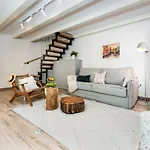 Daire Yellow House *