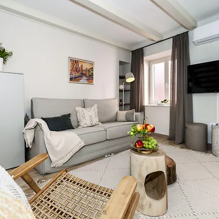 Yellow House شقة روفينج