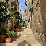 Yellow House Apartman Rovinj