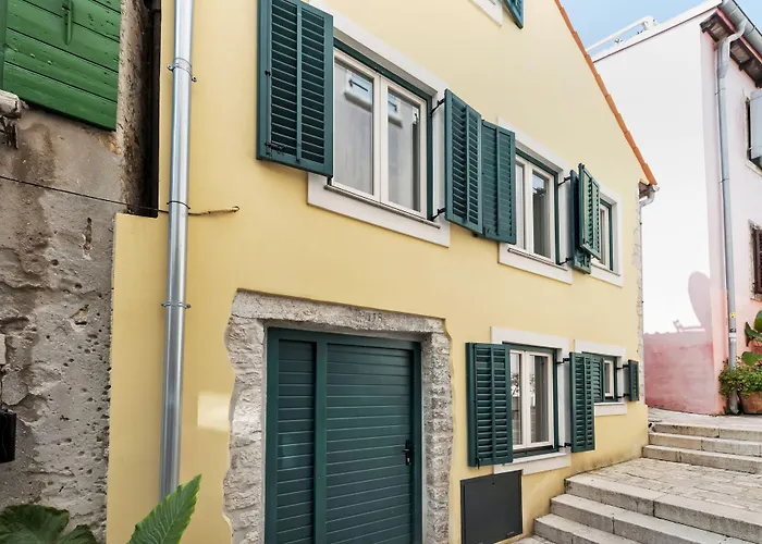 Yellow House Apartment Rovinj